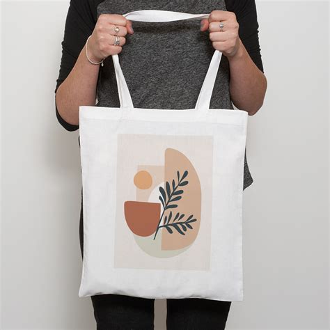 print art on tote bags.